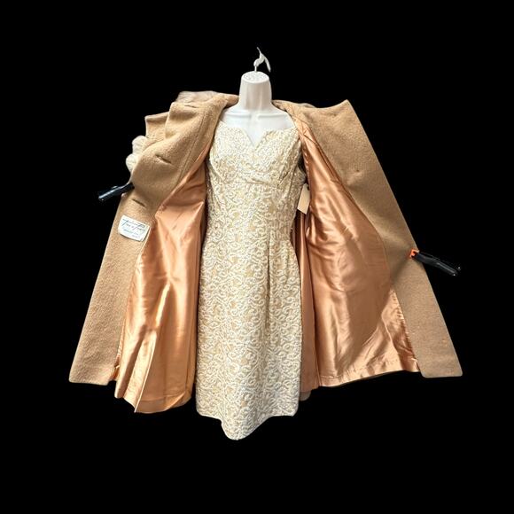 1960s Lilli Ann Tisse a Paris Caramel Swing Mohair Coat w/ Fur Collar, Bow 39” - Picture 3 of 16